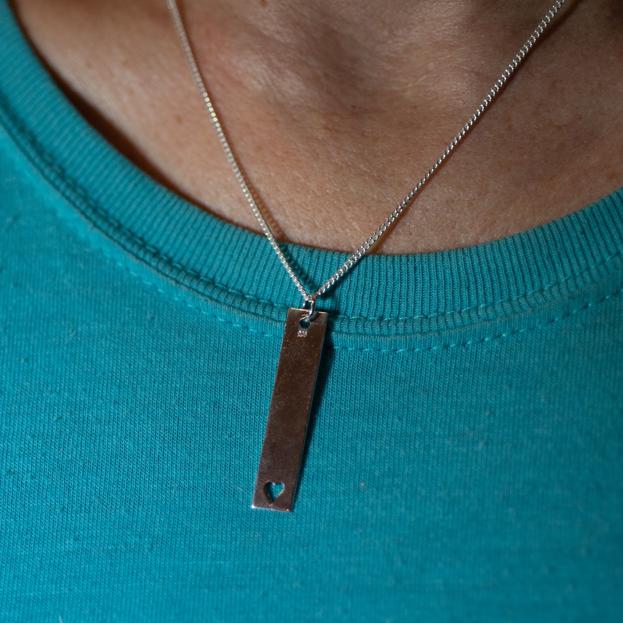 P009C - 925 Sterling Silver Engravable Bar with Heart Pendant