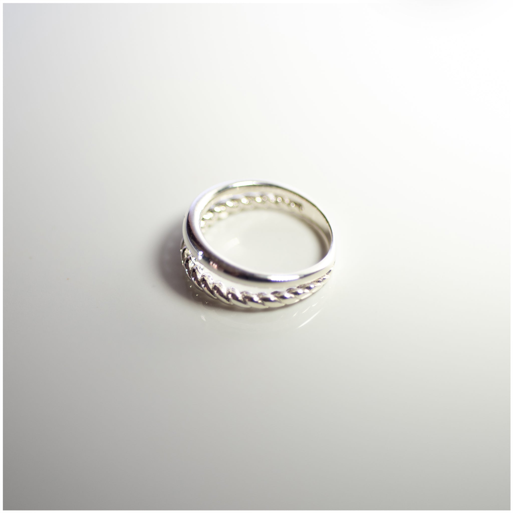 R054- Sterling Silver Ring - silverby-e.co.za