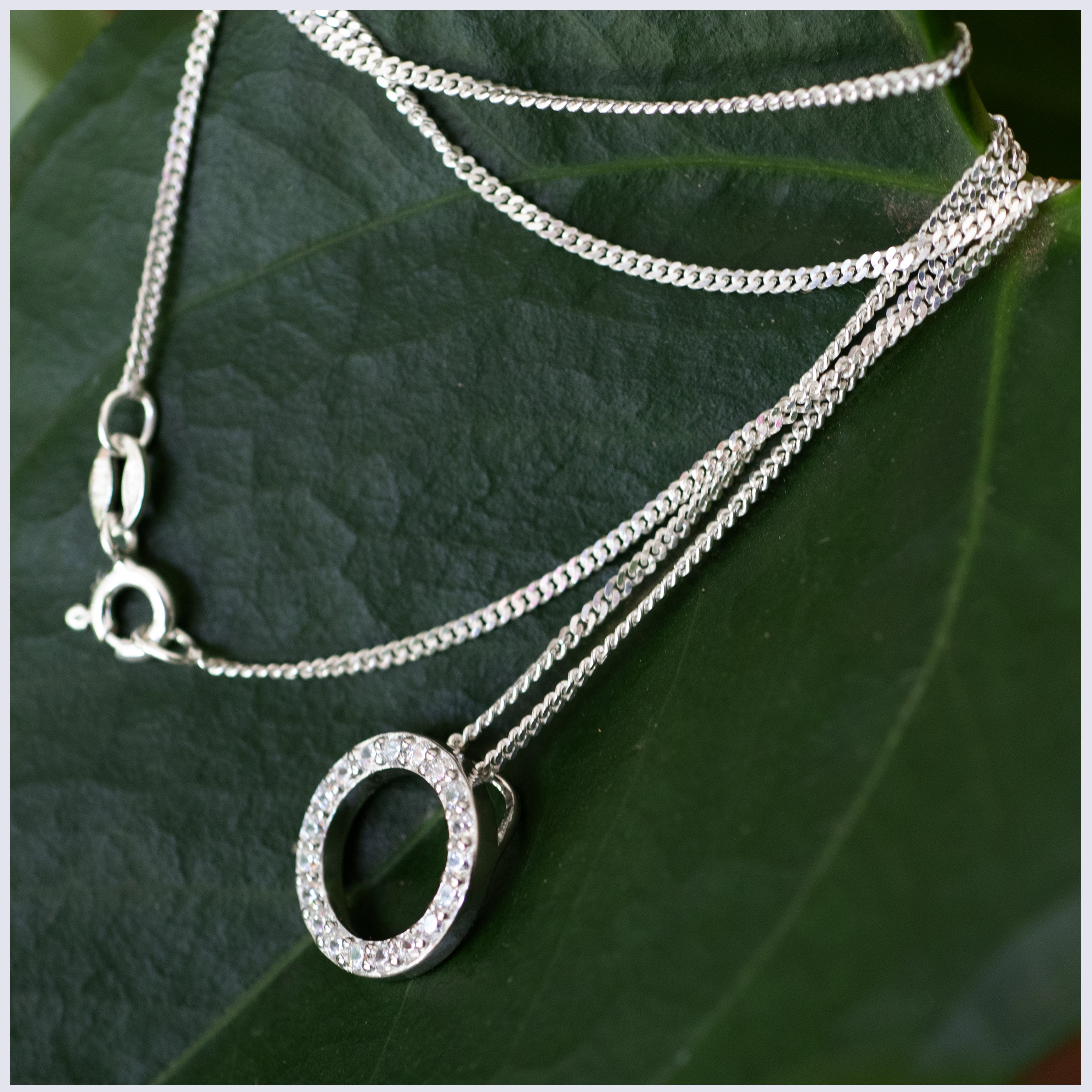 SP007C - Sterling Silver CZ Circle Pendant & Chain - silverby-e.co.za