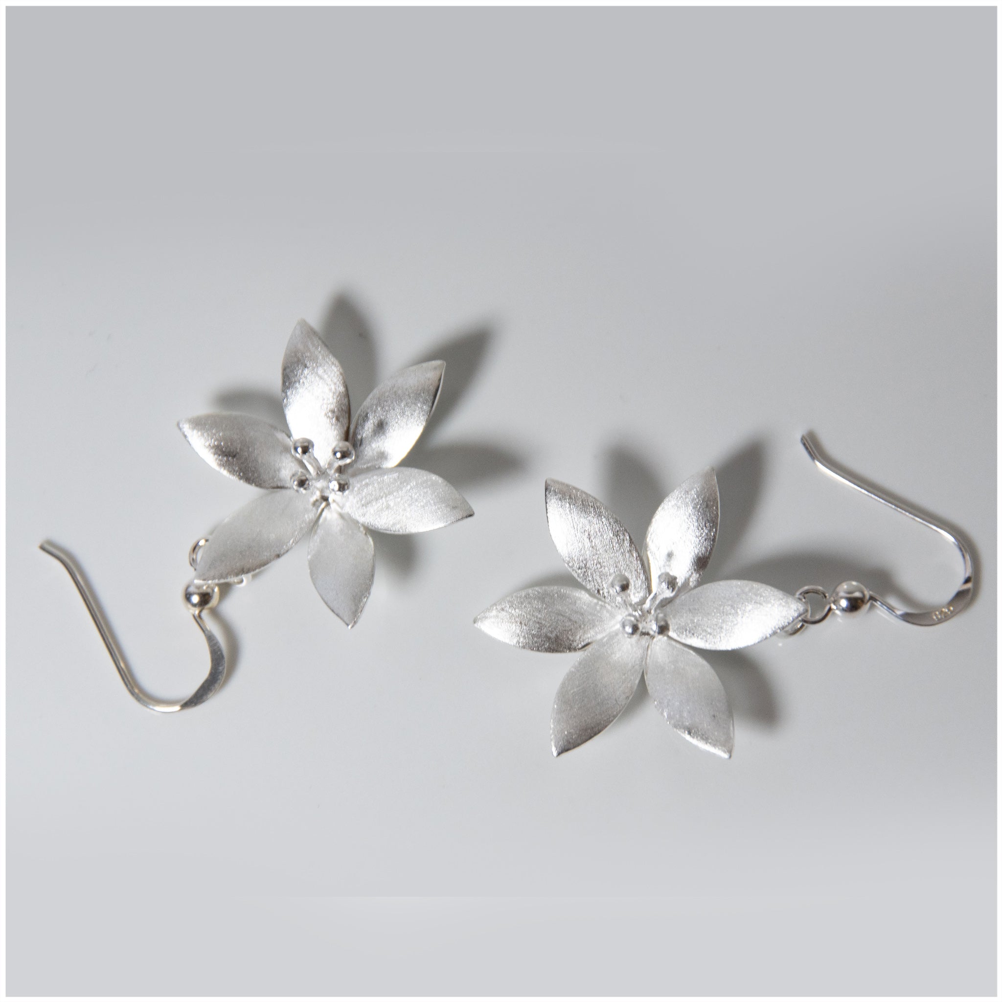 EL057 - Sterling Silver Matt Flower Earrings - silverby-e.co.za