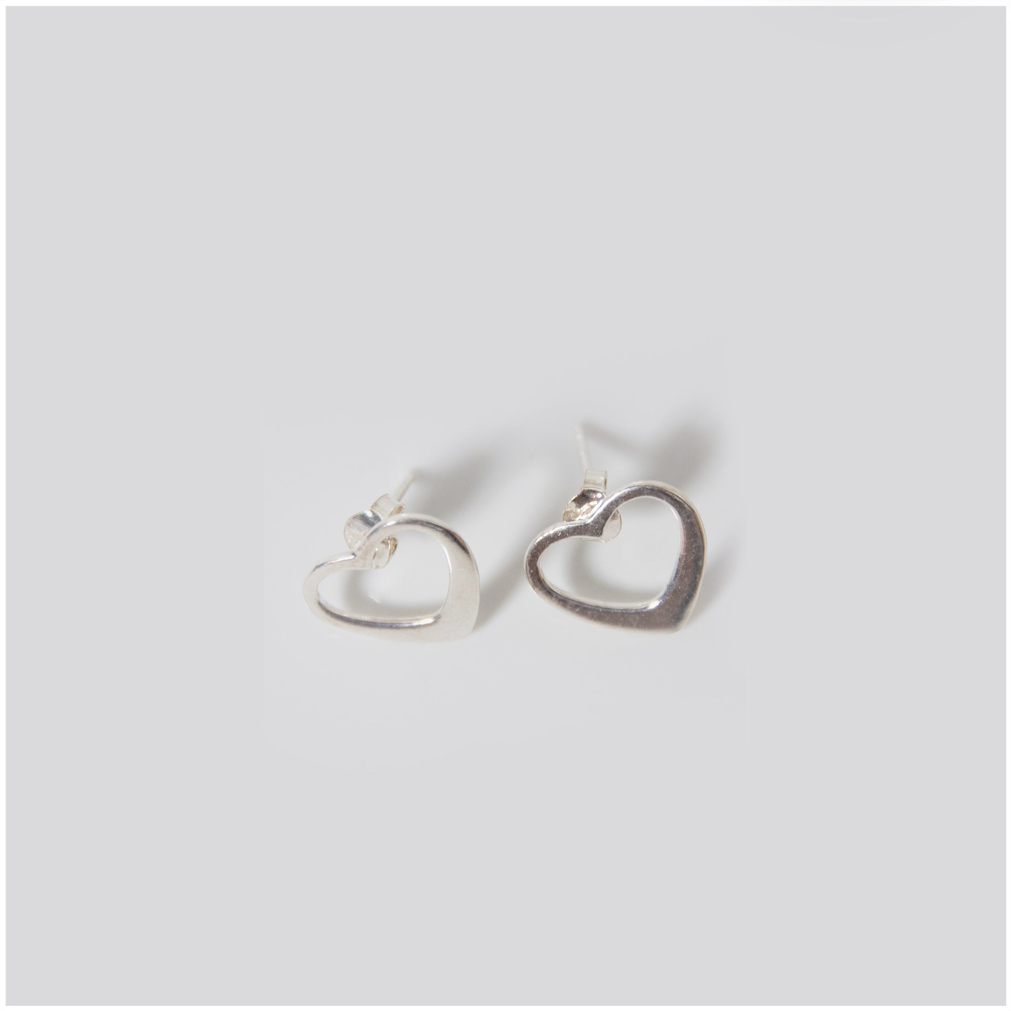 ES013 - Sterling Silver Heart Earrings - silverby-e.co.za