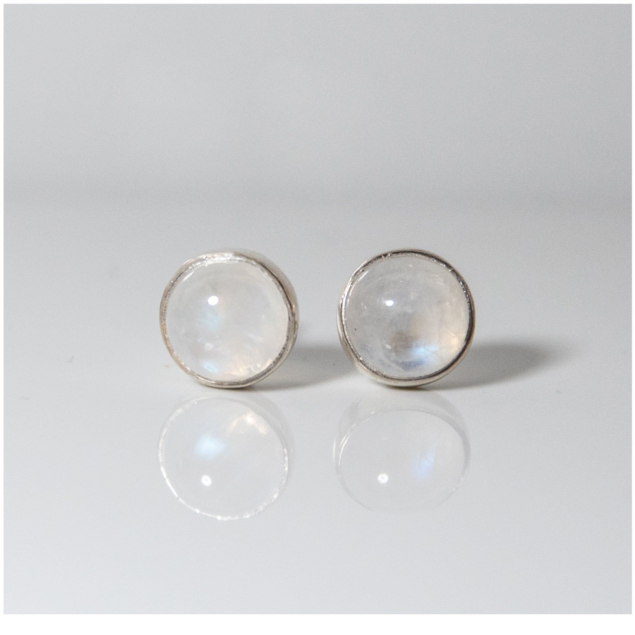 ES051 - Sterling Silver Stud Earrings with Moonstone - silverby-e.co.za
