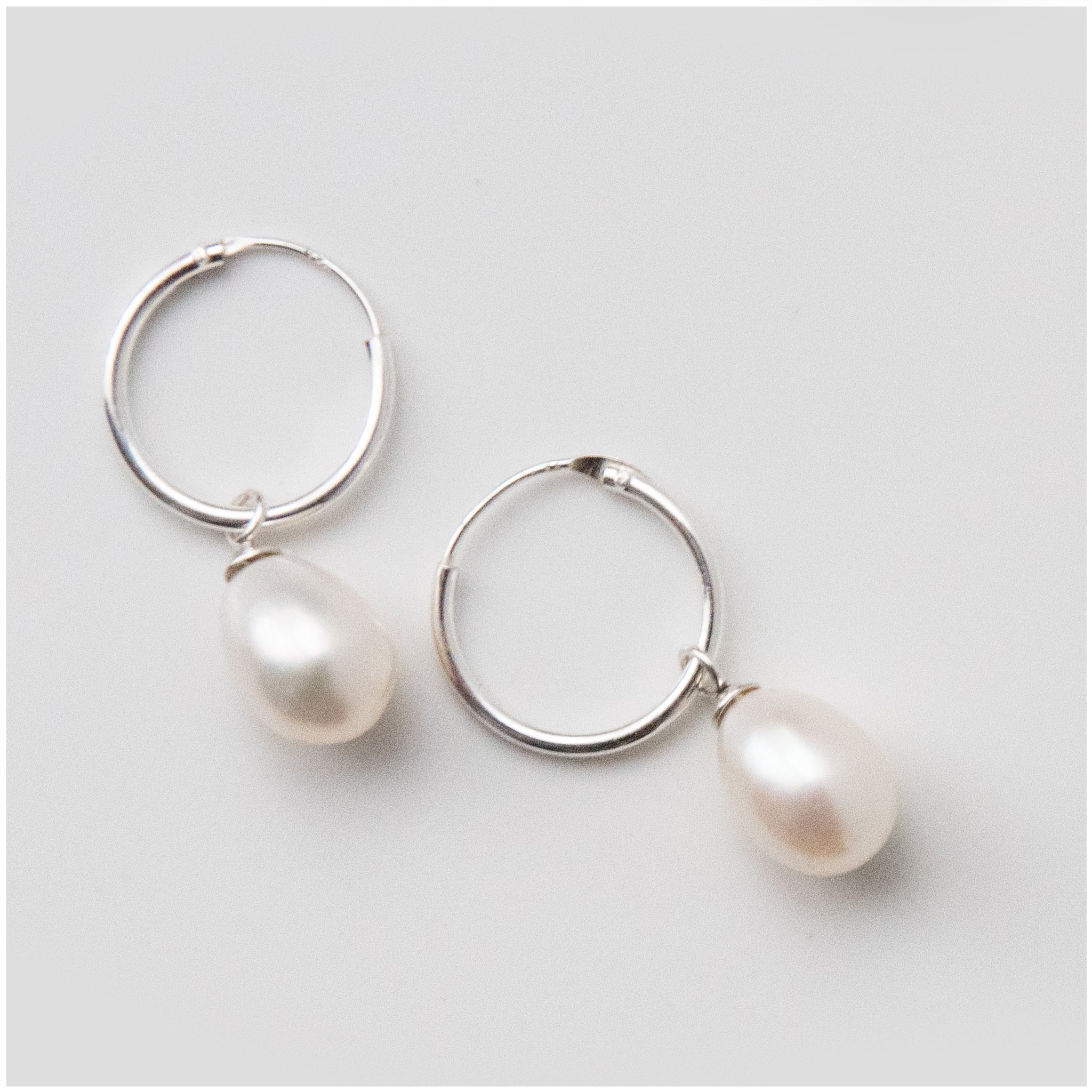 ES069 - Sterling Silver Fresh Water Pearl Hoop Earrings - silverby-e.co.za
