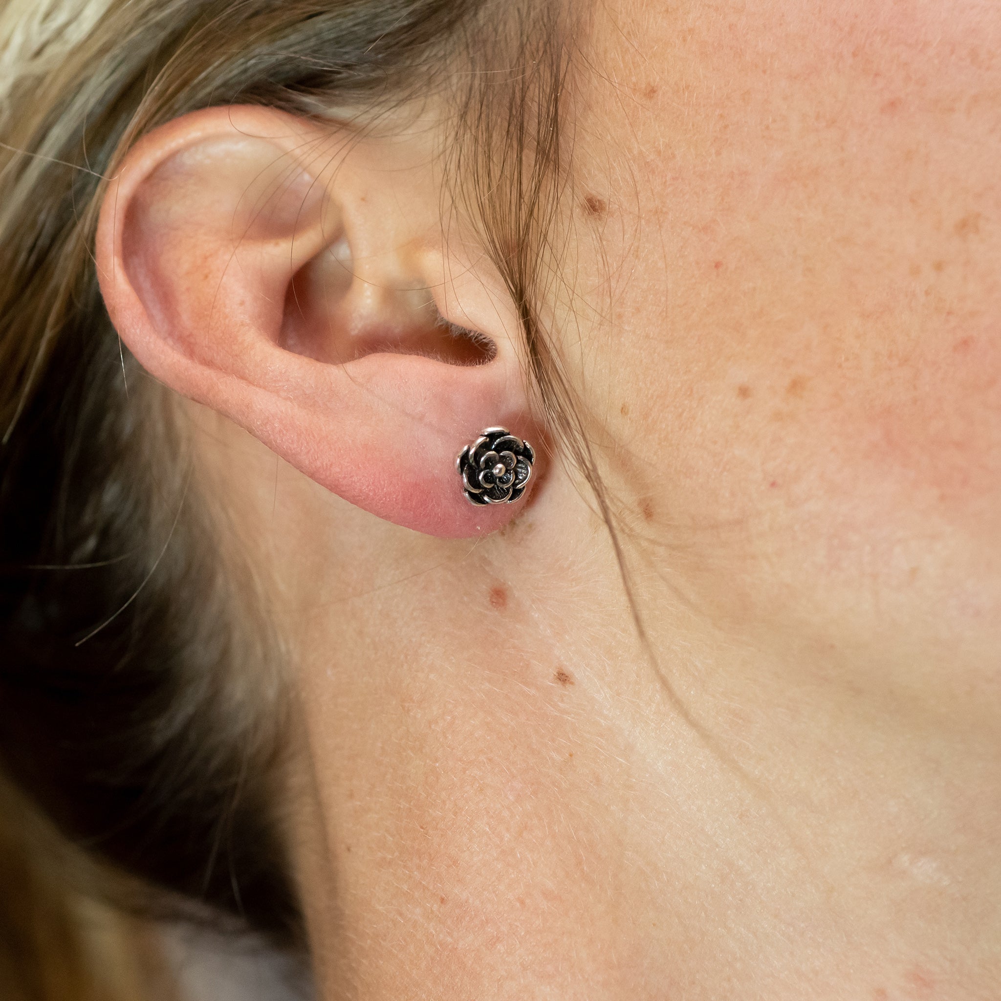 ES080 - Sterling Silver Oxidized Flower Push-Back Earrings - silverby-e.co.za