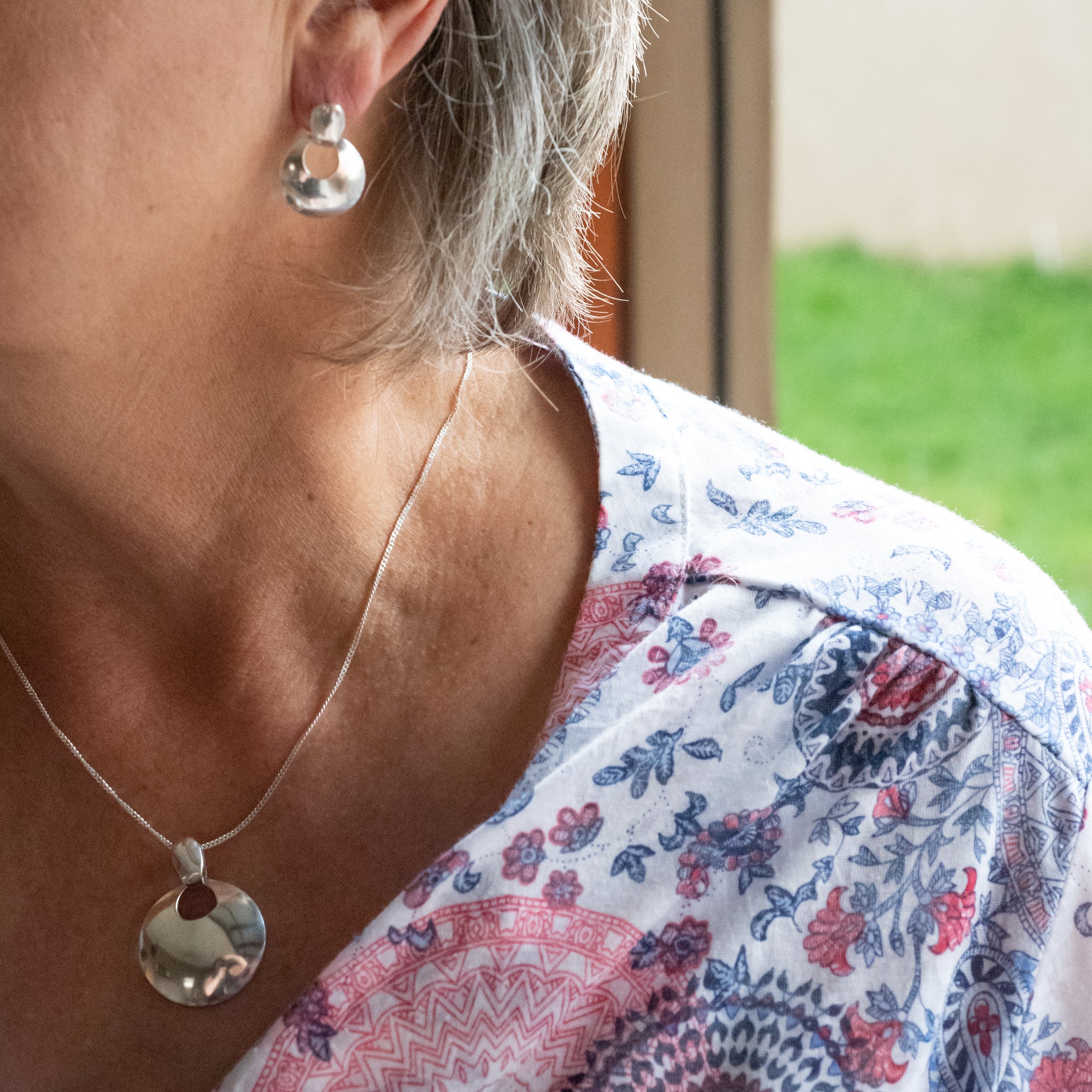 EST003 - Sterling Silver Ethiopian Round Pendant Necklace & Chain