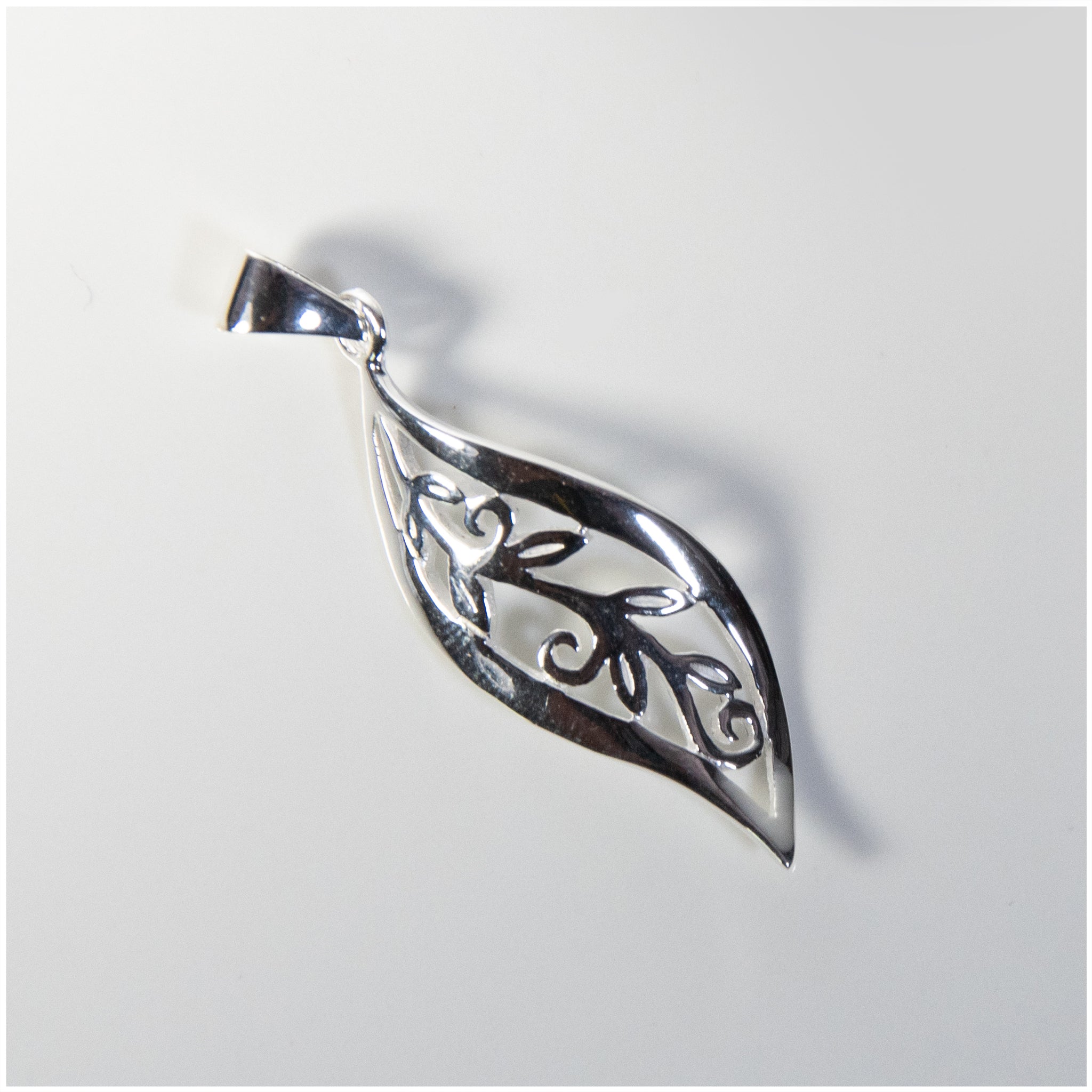 P002 - Sterling Silver Leaf Pendant - silverby-e.co.za