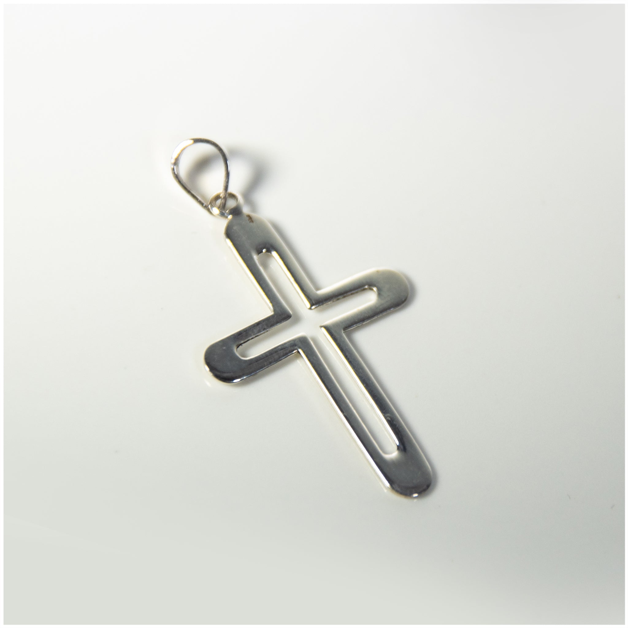 PL006 - Silver Cross Pendant - silverby-e.co.za