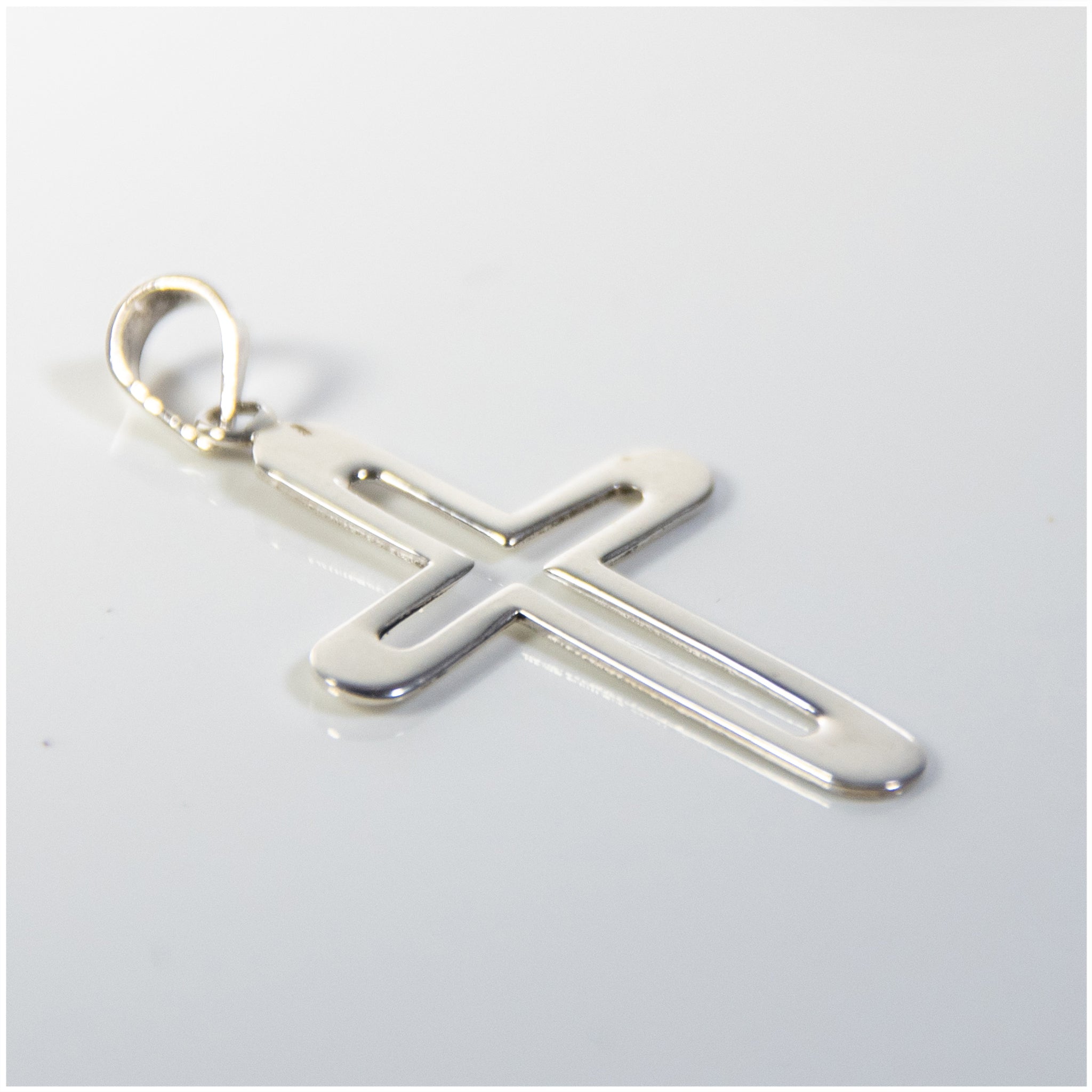 PL006 - Silver Cross Pendant - silverby-e.co.za