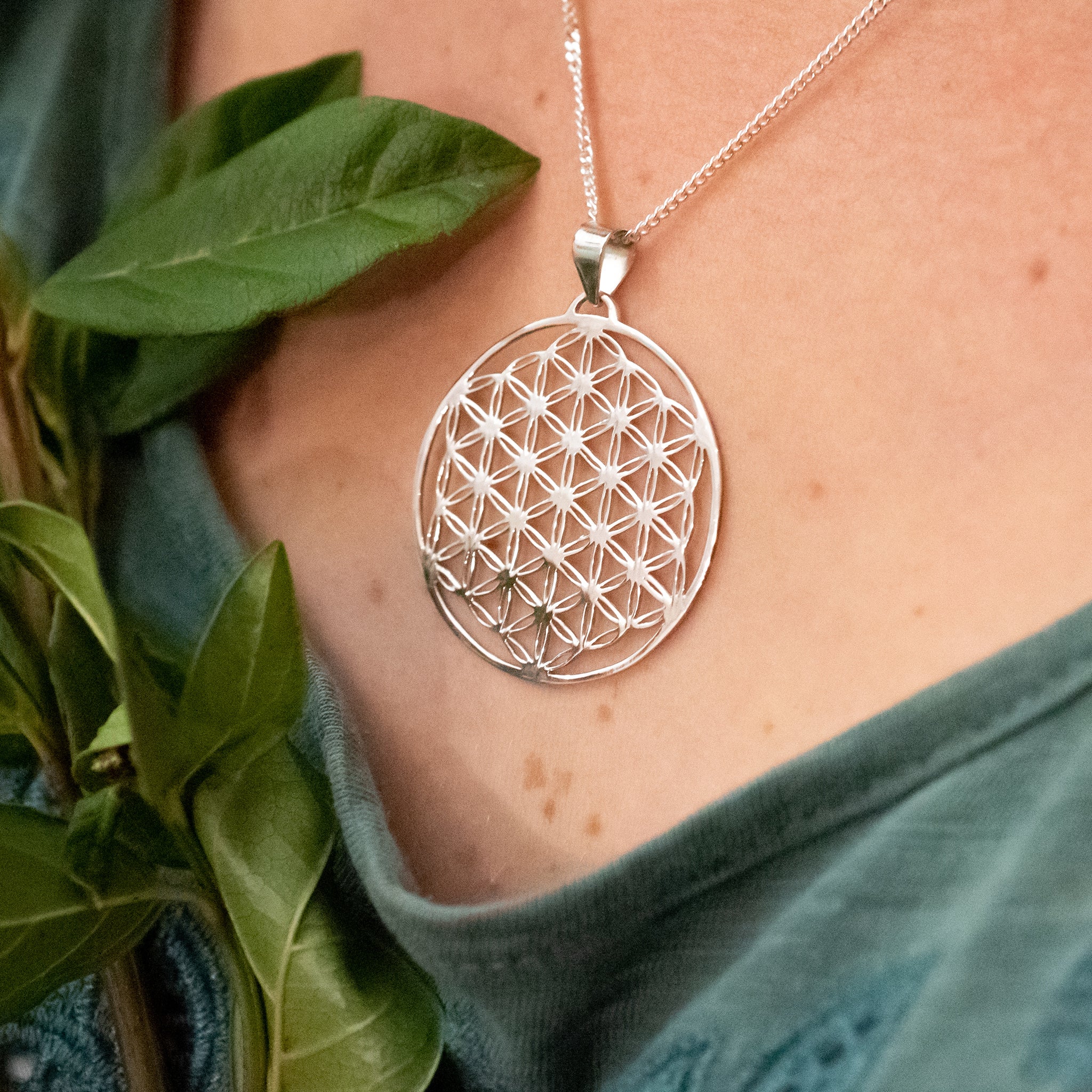 PR010C - Sterling Silver Flower of Life Pendant & Chain