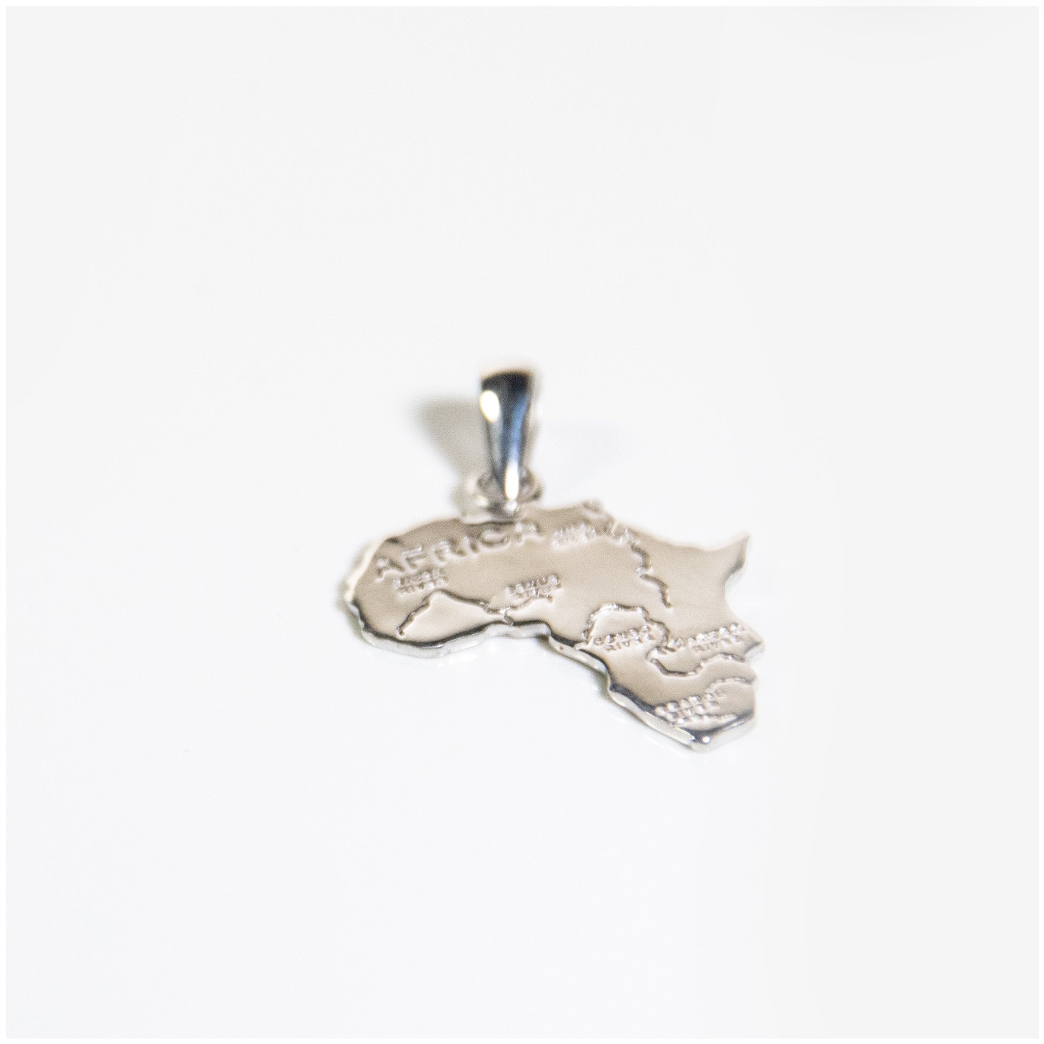 SP001C- Sterling Silver Africa Pendant & Chain - silverby-e.co.za
