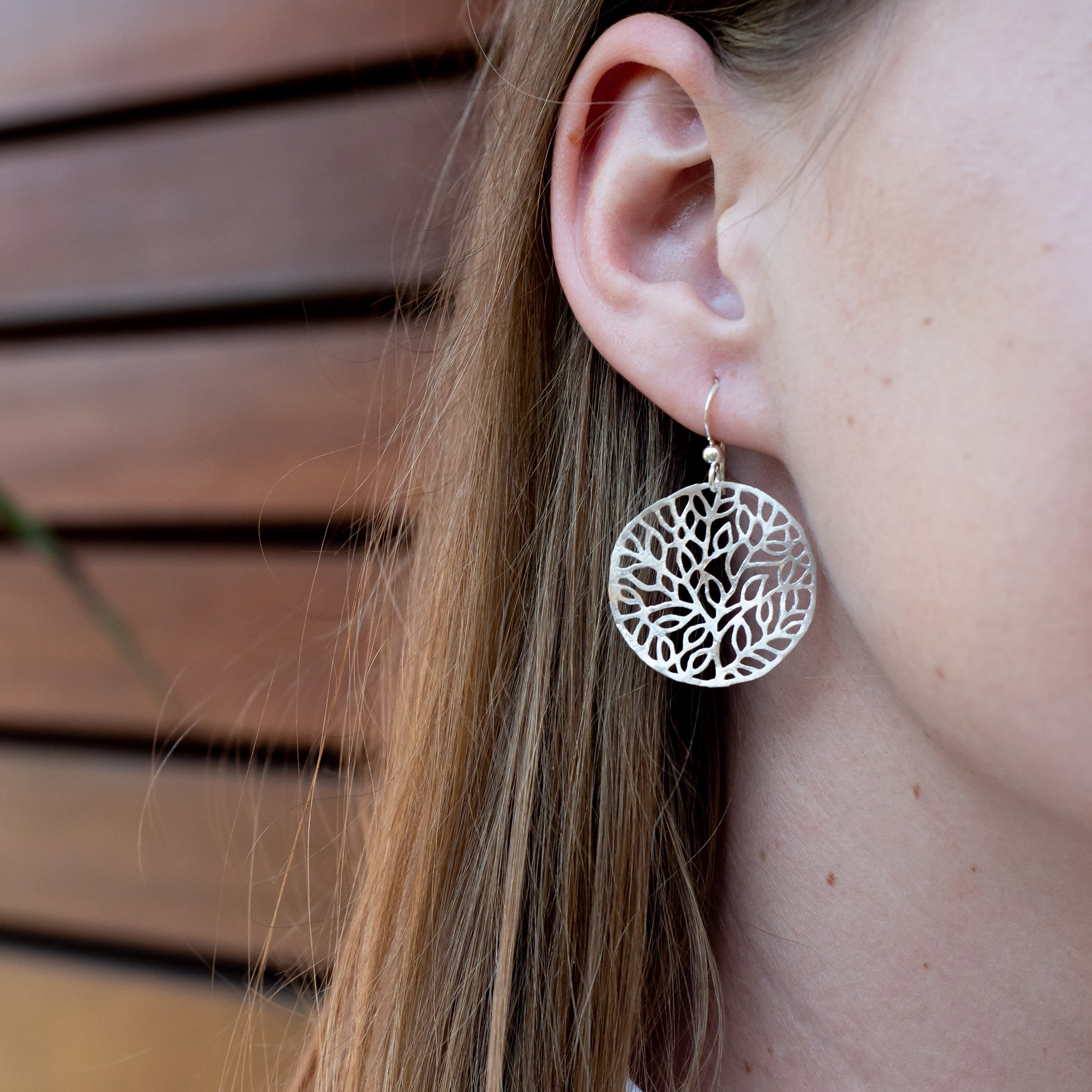 EL054 - Sterling Silver Round Leaf Earrings - silverby-e.co.za