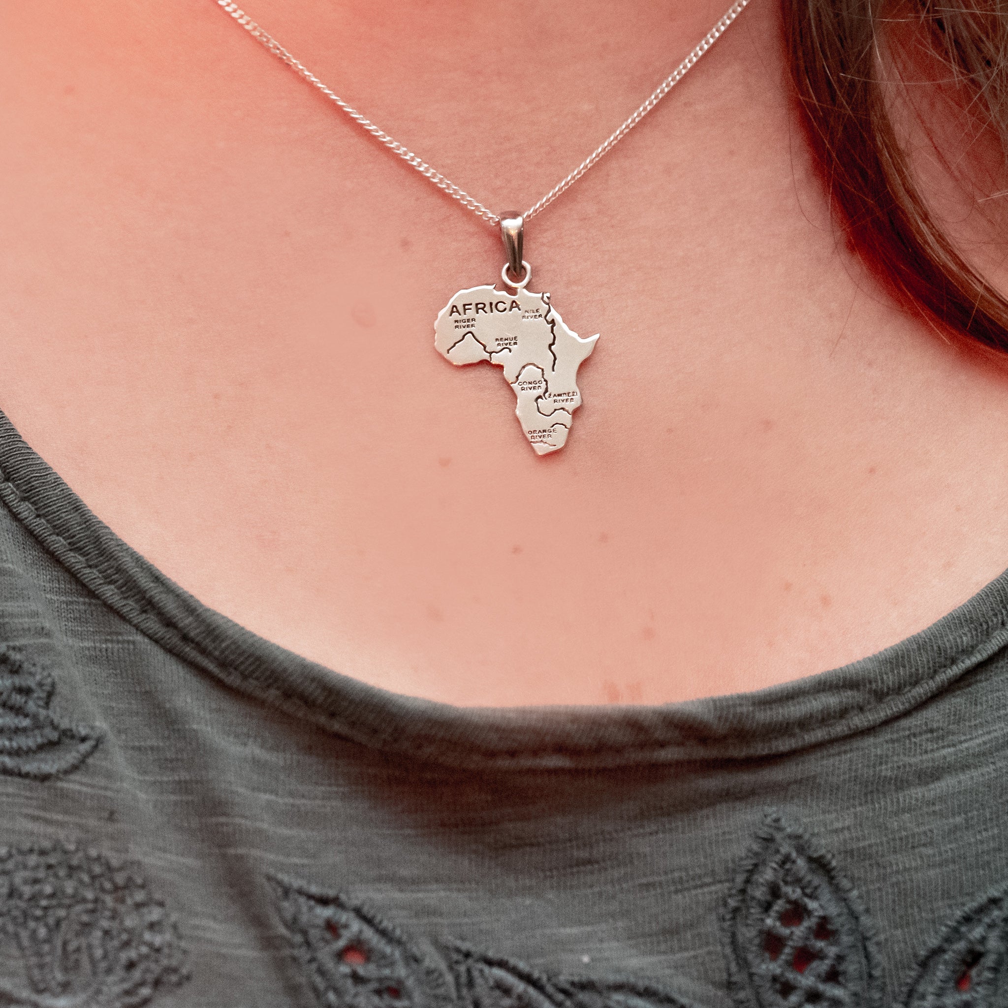 SP001C- Sterling Silver Africa Pendant & Chain - silverby-e.co.za