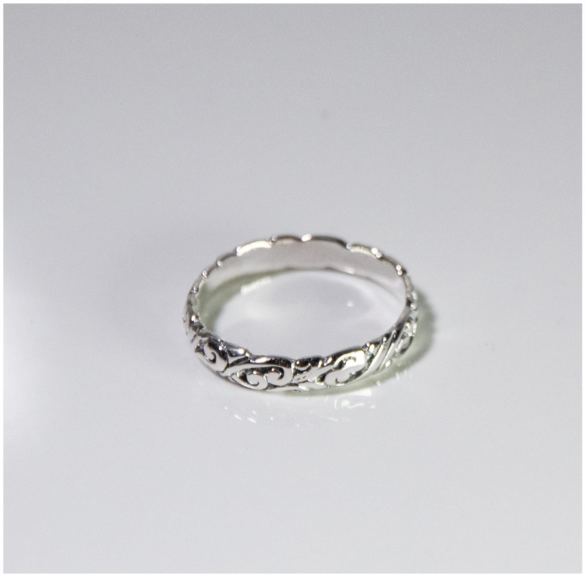 R018 - Sterling Silver Oxidized Swirl Band Ring - silverby-e.co.za